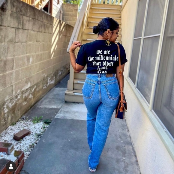 Meet your Posher, Briana - Picture 4 of 7